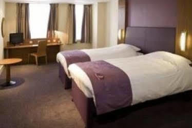 Premier Inn Premier Inn Stockport Central Eksteriør bilde